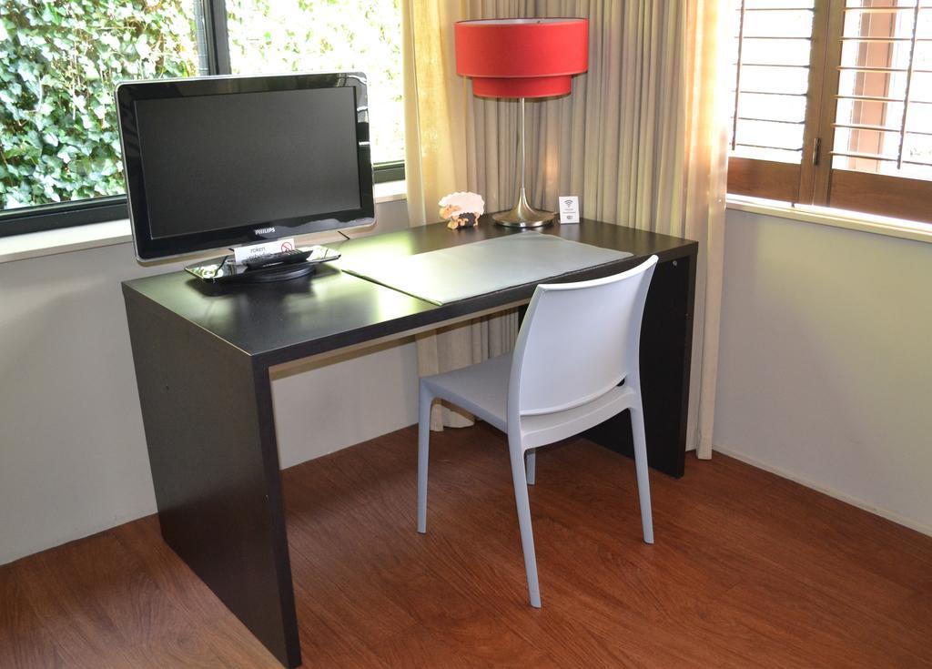Bed & Breakfast Flowerzzz... Rotterdam Ngoại thất bức ảnh