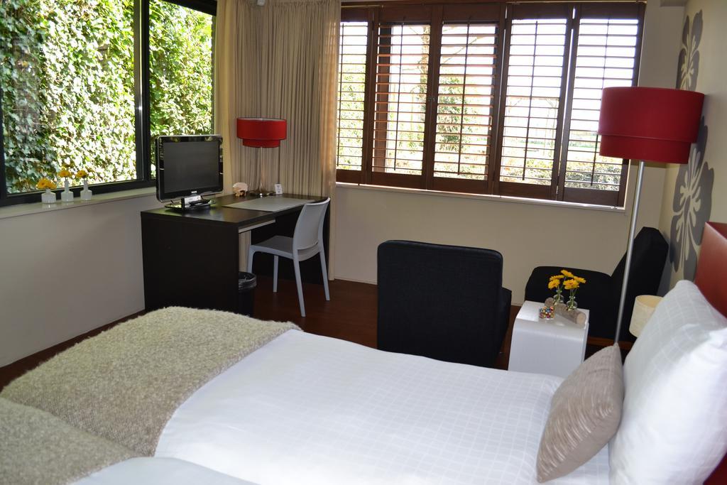 Bed & Breakfast Flowerzzz... Rotterdam Ngoại thất bức ảnh